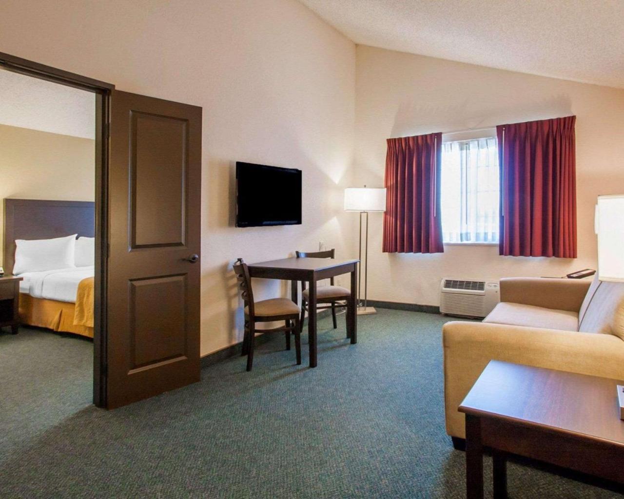 Quality Inn & Suites Springfield Exterior foto