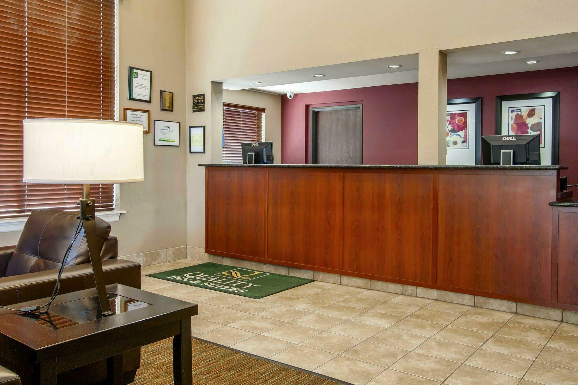 Quality Inn & Suites Springfield Exterior foto